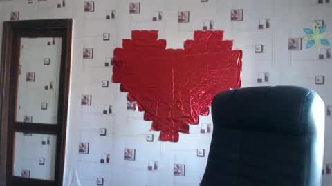 renataoia online show from March 9, 2025, 11:36 am