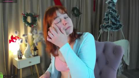 rene_shine online show from December 22, 2025, 3:42 pm