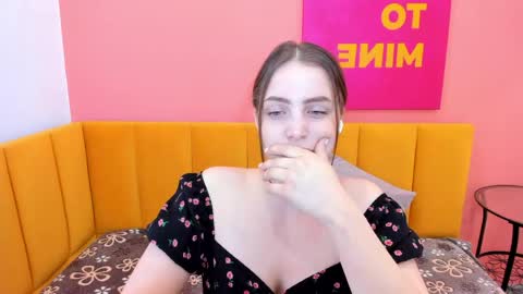 reneeblair online show from June 4, 2026, 1:44 am