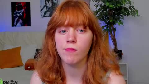 reneefoxy_ online show from June 5, 2026, 7:36 am
