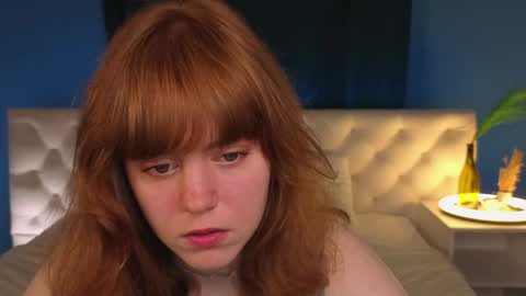 reneefoxy_ online show from June 6, 2026, 1:21 am