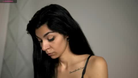 Rena online show from December 19, 2025, 10:55 am