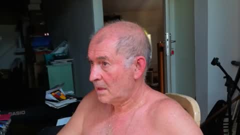 Snapshot of renefr chatting on May 24, 2026, 1:49 pm renefr online show from May 24, 2026, 1:49 pm