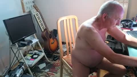 Snapshot of renefr chatting on June 22, 2026, 3:53 pm renefr online show from June 22, 2026, 3:53 pm