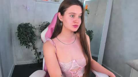 Renesmy online show from May 30, 2026, 12:19 am