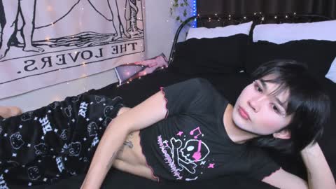 Snapshot of rennuts chatting on December 27, 2024, 3:04 pm rennuts online show from December 27, 2024, 3:04 pm