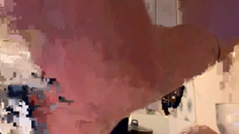 Snapshot of respirra chatting on December 4, 2025, 5:21 pm Aiqo online show from December 4, 2025, 5:21 pm