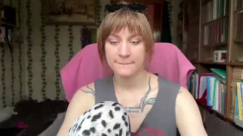 Rie online show from June 26, 2026, 8:19 am