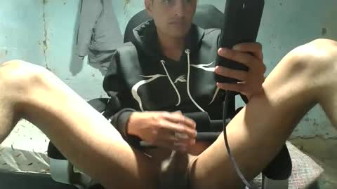 Snapshot of rey2306 chatting on December 2, 2025, 12:05 am rey2306 online show from December 2, 2025, 12:05 am