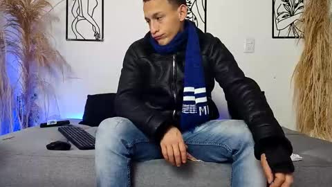 reymasterhot online show from January 15, 2026, 8:34 pm