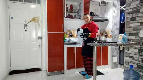 reymasterhot online show from March 4, 2026, 5:19 pm