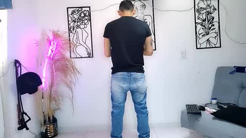 reymasterhot online show from March 9, 2026, 9:08 pm