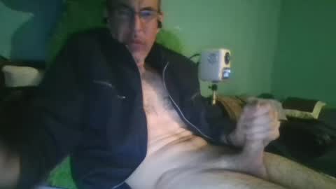 reyes_albert2006 online show from January 5, 2025, 1:36 pm