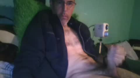 reyes_albert2006 online show from February 4, 2025, 6:49 pm