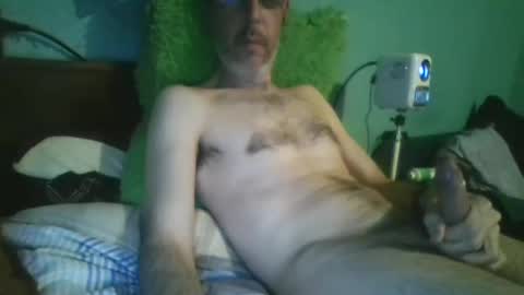 reyes_albert2006 online show from February 18, 2025, 6:15 am