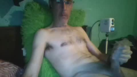 reyes_albert2006 online show from March 23, 2026, 8:07 am