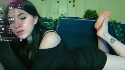 Reze online show from March 11, 2026, 7:03 am