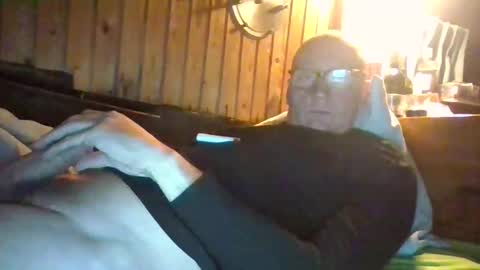 Snapshot of rezznova chatting on October 5, 2025, 2:32 am Joe online show from October 5, 2025, 2:32 am