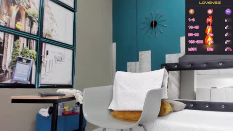 Snapshot of rhaegal_hot chatting on January 26, 2025, 5:23 pm Rhaegal online show from January 26, 2025, 5:23 pm