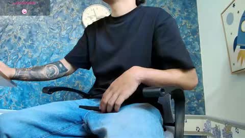 Snapshot of rhaegal_hot chatting on November 9, 2025, 7:56 pm Rhaegal online show from November 9, 2025, 7:56 pm