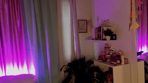 Snapshot of rhaenyra_ chatting on June 9, 2026, 8:53 pm Rhaenyra online show from June 9, 2026, 8:53 pm