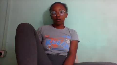 rhesa404090 online show from March 7, 2026, 7:27 am