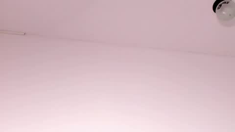 Riana online show from April 18, 2026, 6:06 am