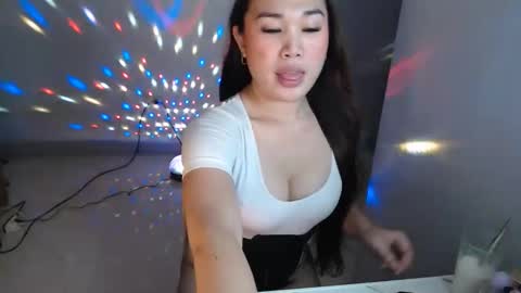 Snapshot of ricaluvzz chatting on November 13, 2025, 9:30 am RICA online show from November 13, 2025, 9:30 am