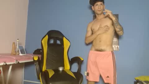 Snapshot of ricardo_big_cock chatting on April 3, 2026, 10:19 pm ricardo_big_cock online show from April 3, 2026, 10:19 pm