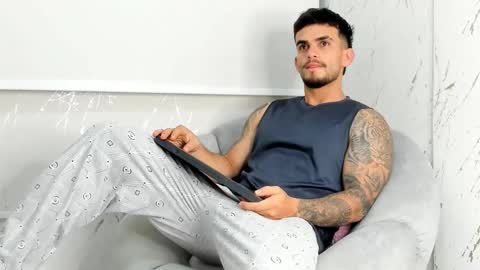 ricardogonzalez666 online show from April 3, 2026, 3:54 pm