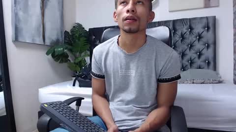 Snapshot of richar_voller chatting on December 31, 2024, 11:20 am richar_voller online show from December 31, 2024, 11:20 am