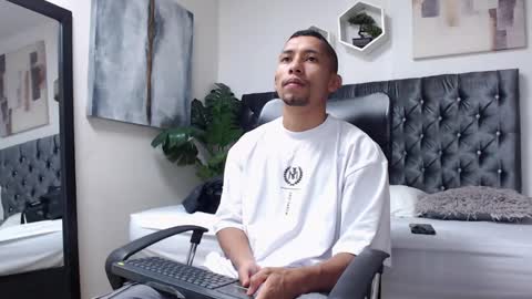 Snapshot of richar_voller chatting on January 2, 2025, 11:31 am richar_voller online show from January 2, 2025, 11:31 am