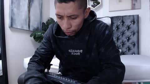 Snapshot of richar_voller chatting on January 3, 2025, 11:25 am richar_voller online show from January 3, 2025, 11:25 am