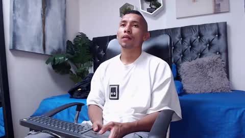 Snapshot of richar_voller chatting on January 9, 2025, 3:34 pm richar_voller online show from January 9, 2025, 3:34 pm