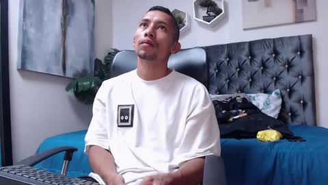 Snapshot of richar_voller chatting on January 16, 2025, 11:15 am richar_voller online show from January 16, 2025, 11:15 am