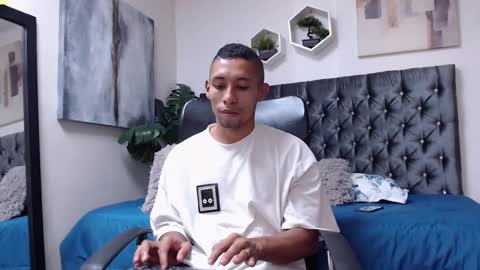 Snapshot of richar_voller chatting on January 25, 2025, 5:40 pm richar_voller online show from January 25, 2025, 5:40 pm