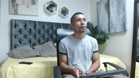 Snapshot of richar_voller chatting on February 8, 2025, 11:12 am richar_voller online show from February 8, 2025, 11:12 am