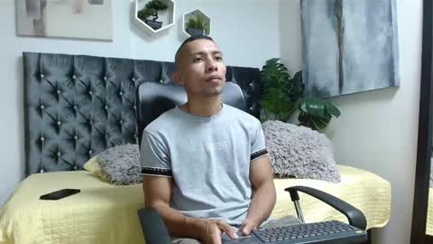 Snapshot of richar_voller chatting on February 11, 2025, 12:37 pm richar_voller online show from February 11, 2025, 12:37 pm