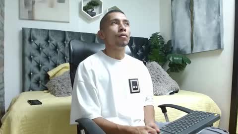 Snapshot of richar_voller chatting on February 15, 2025, 11:17 am richar_voller online show from February 15, 2025, 11:17 am