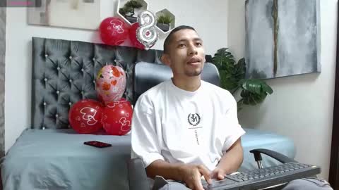 Snapshot of richar_voller chatting on February 19, 2025, 11:17 am richar_voller online show from February 19, 2025, 11:17 am