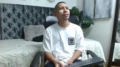 Snapshot of richar_voller chatting on March 4, 2025, 11:19 am richar_voller online show from March 4, 2025, 11:19 am