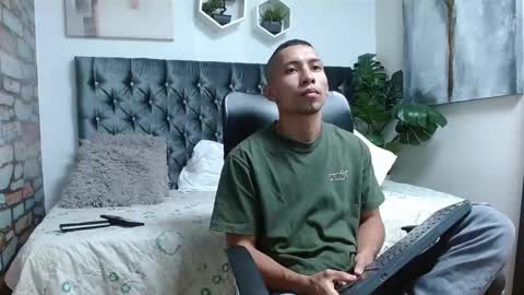 Snapshot of richar_voller chatting on March 5, 2025, 11:17 am richar_voller online show from March 5, 2025, 11:17 am