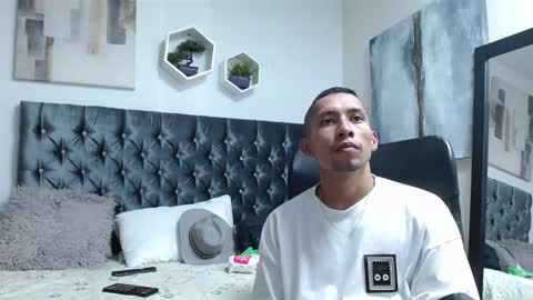 Snapshot of richar_voller chatting on March 7, 2025, 2:45 pm richar_voller online show from March 7, 2025, 2:45 pm