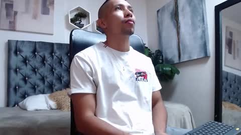 Snapshot of richar_voller chatting on October 1, 2025, 11:16 am richar_voller online show from October 1, 2025, 11:16 am