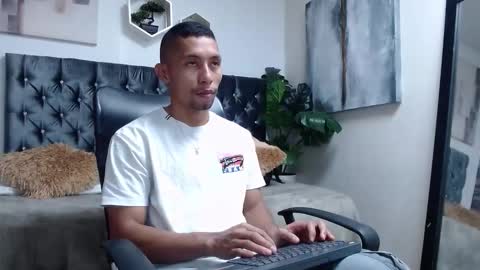 Snapshot of richar_voller chatting on October 4, 2025, 11:19 am richar_voller online show from October 4, 2025, 11:19 am