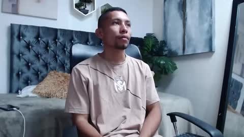 Snapshot of richar_voller chatting on October 6, 2025, 11:18 am richar_voller online show from October 6, 2025, 11:18 am