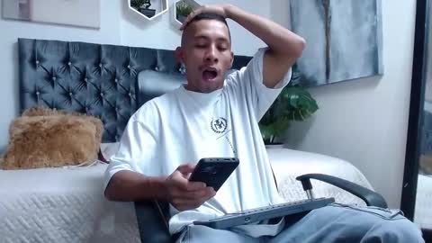 Snapshot of richar_voller chatting on October 7, 2025, 11:18 am richar_voller online show from October 7, 2025, 11:18 am