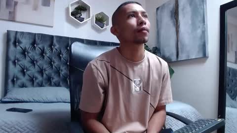 Snapshot of richar_voller chatting on October 19, 2025, 1:01 pm richar_voller online show from October 19, 2025, 1:01 pm