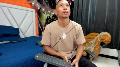 Snapshot of richar_voller chatting on October 28, 2025, 11:14 am richar_voller online show from October 28, 2025, 11:14 am