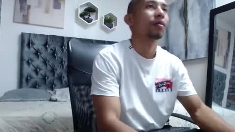 Snapshot of richar_voller chatting on November 1, 2025, 11:23 am richar_voller online show from November 1, 2025, 11:23 am